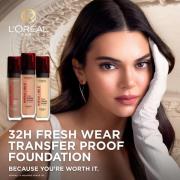 L'Oréal Paris Infallible 32H Freshwear Liquid Foundation (Various Shad...