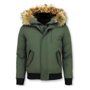 Enos Kort Jacka med Pälskrage - Eleganta Herrjackor - Pi-7015R Green, ...