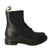 Dr. Martens Grå Krokodilskinn Snörstövlar Black, Dam