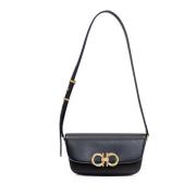 Salvatore Ferragamo Flap Trapezio Axelväska Black, Dam