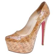 Christian Louboutin Pre-owned Pre-owned Tyg klackskor Beige, Dam