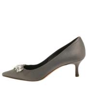 Manolo Blahnik Pre-owned Pre-owned Satin klackskor Gray, Dam