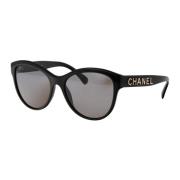 Chanel Stiliga solglasögon med modell 0Ch5458 Black, Dam