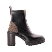 Michael Kors Fyrkantig klack dragkedja bootie med monogram Brown, Dam