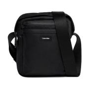 Calvin Klein Svart Crossbody-väska Essential Reporter Black, Herr