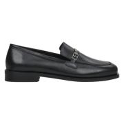 Estro Kvinnors Svarta Läder Penny Loafers med en Silverkedja Er0011452...