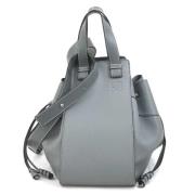 Loewe Pre-owned Pre-owned Tyg axelremsvskor Gray, Dam