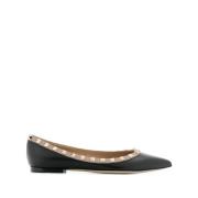 Valentino Garavani Svarta Rockstud Spetsiga Platta Skor Black, Dam