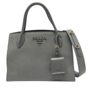 Prada Vintage Pre-owned Laeder totevskor Gray, Dam