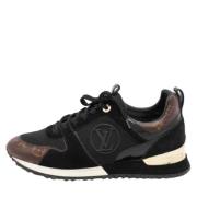 Louis Vuitton Vintage Pre-owned Belagd canvas sneakers Black, Dam