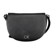 Calvin Klein Svart Axelväska med Justerbar Rem Black, Dam