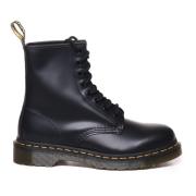 Dr. Martens Svarta Snörstövlar med Rund Tå Black, Dam