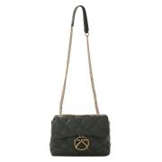 Kocca Quiltad Crossbodyväska med Charm Green, Dam