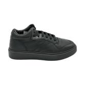 Doucal's Minimalistiska svarta lädersneakers Black, Herr