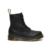 Dr. Martens Svarta läder snörstövlar Black, Dam