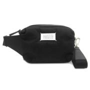 Maison Margiela Pre-owned Pre-owned Nylon crossbodyvskor Black, Dam