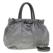 Prada Vintage Pre-owned Nylon axelremsvskor Gray, Dam