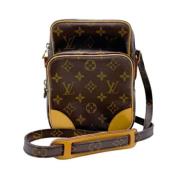 Louis Vuitton Vintage Pre-owned Tyg axelremsvskor Brown, Dam