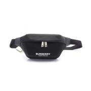 Burberry Vintage Pre-owned Nylon crossbodyvskor Black, Dam