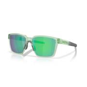 Oakley Sportiga solglasögon med unik design Green, Unisex