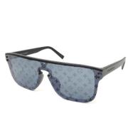 Louis Vuitton Vintage Pre-owned Tyg solglasgon Black, Dam