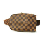 Louis Vuitton Vintage Pre-owned Tyg crossbodyvskor Brown, Dam