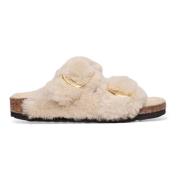 Birkenstock Shearling spänne sandaler i äggskal Beige, Dam