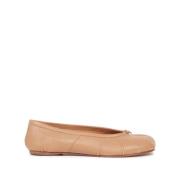 Maison Margiela Beige Platta Skor med Tabi Tipp Beige, Dam