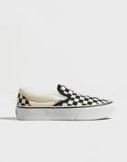 VANS - Svart - UA Classic Slip-On Platform