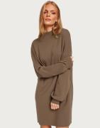 Vero Moda - Brun - Vmnancy Ls Funnelneck Dress Noos