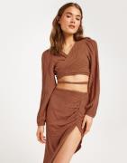 Pieces - Brun - Pcstina Ls Wrap Crop Top Bc Sww