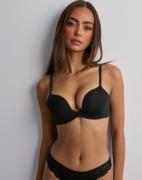 Hunkemöller - Svart - Deep-V Padded Underwired Push-Up Bra