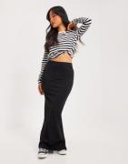 Nelly - Svart - Low Waist Maxi Skirt