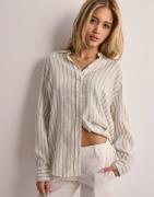 Vero Moda - Rutigt/Randigt - Vmlinn Ls Shirt Wvn Noos