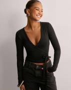 Nelly - Svart - Tie Wrap Soft Top