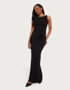 Nelly - Svart - Everything Soft Top