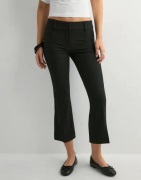 Nelly - Svart - Kick Flare Suit Pants