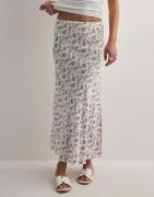 Pieces - Vit - Pcnya Hw Long Slit Skirt Bc