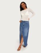 Nelly - Vit - Sheer Base Top