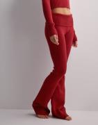 Nelly - Röd - Tight Rib Knit Pants
