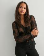 Nelly - Svart - Delicate Lace LS Top