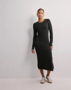 Pieces - Svart - Pckylie Ls O-Neck Midi Dress Noos B