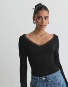 Nelly - Svart - Lace Detail V Neck Top
