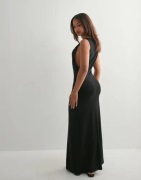 Nelly - Svart - Scooped Armhole Dress