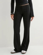 Nelly - Svart - No Waist Flare Suit Pants