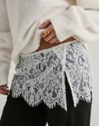 Nelly - Vit - Lace Mini Skirt