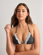 Nelly - Svart - Lace Decore Bikini Triangle