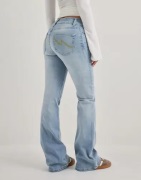 Nelly - Blå - Low Waist Bootcut Stitch Jeans