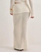 Nelly - Vit - Luxe Texture Maxi Skirt