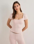 Nelly - Rosa - Soft Cute Tee